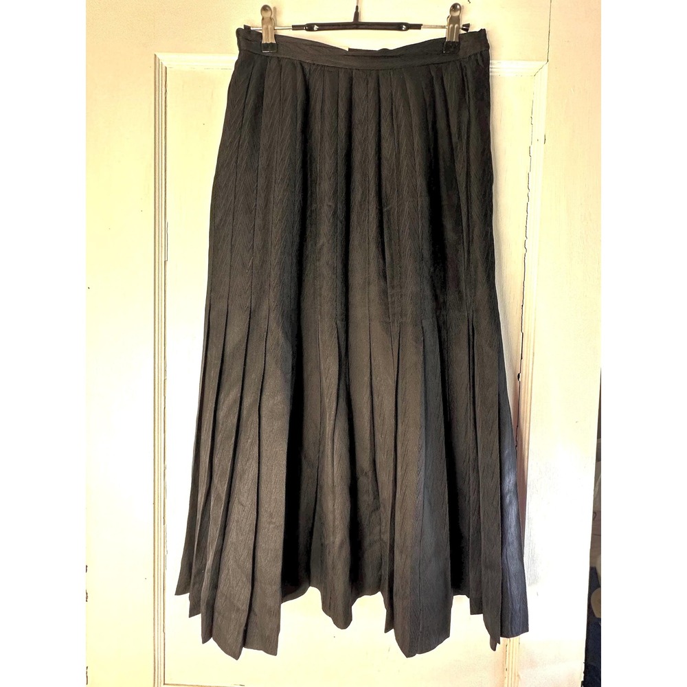 Charlotte Ford Vintage Black Silk Pleated Midi Skirt Size 8 Chevron Textured